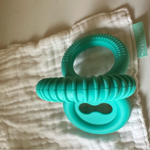 Lovevery teether and teething rag - Picture 2 of 5